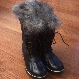 NWT Sorel Size 8 Women Faux Fur Snow Boots Waterproof